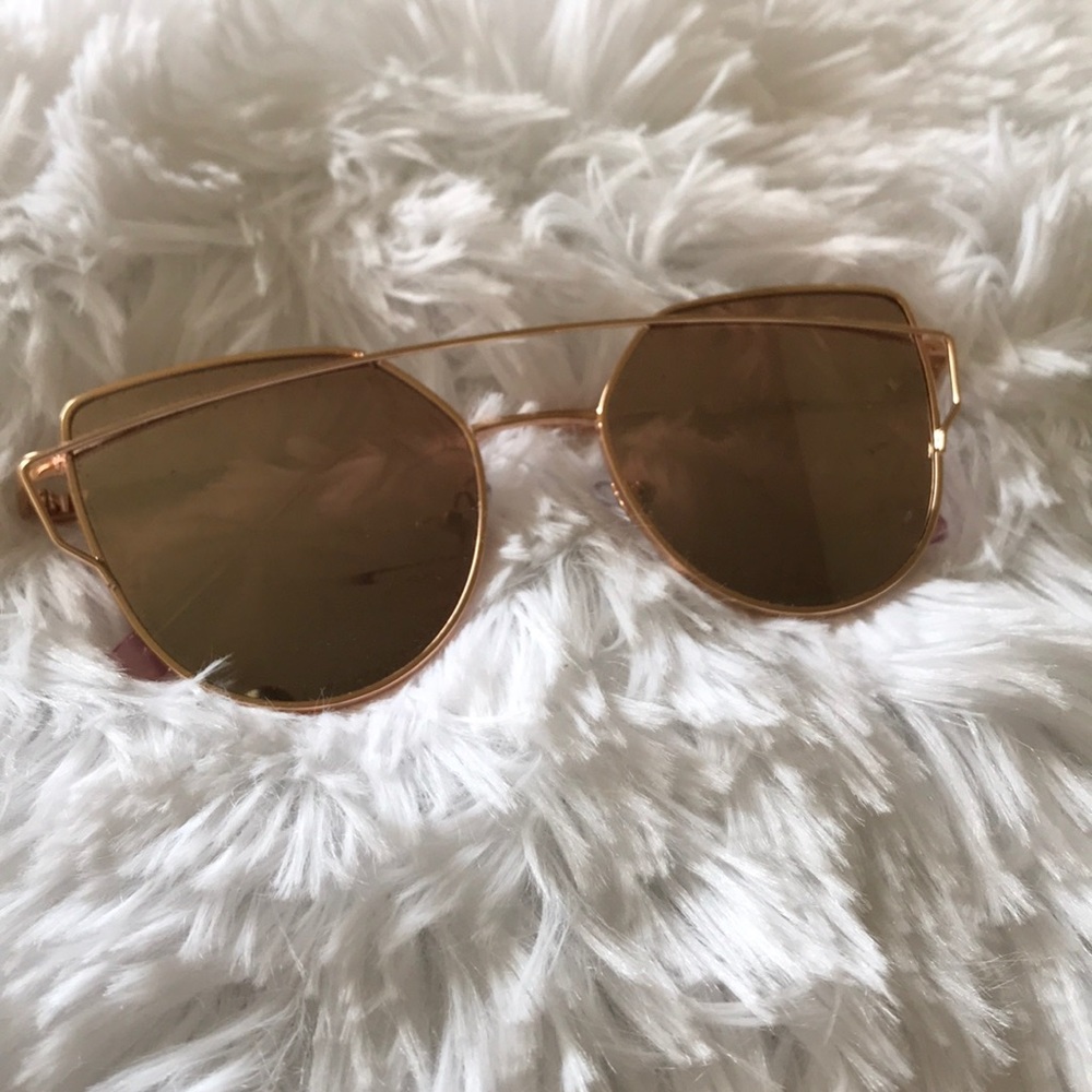 SUNGLASSES